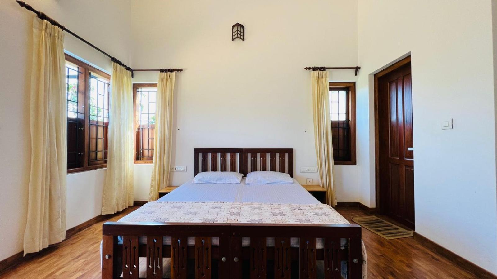 Pristine Hills Villa Meppādi Exterior foto
