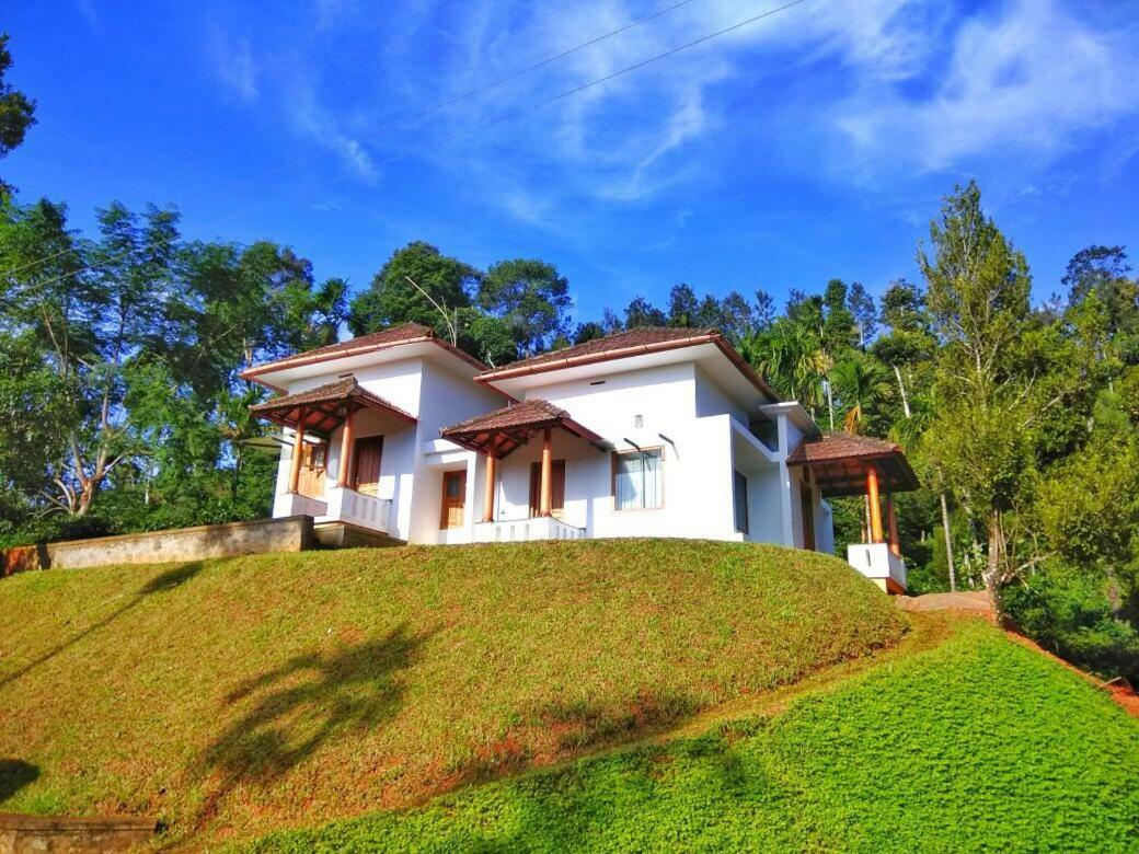 Pristine Hills Villa Meppādi Exterior foto
